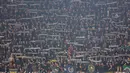 Kemenangan ini pun berkat kehadiran ribuan Brigata Curva Sud yang hadir memadati Stadion Manahan, Solo. (Bola.com/Arief Bagus)