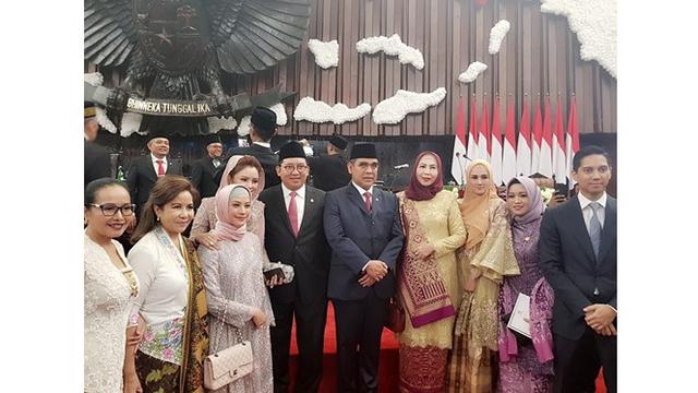 Kena Tegur KPK, Ini 6 Gaya Mulan Jameela Jadi Anggota DPR