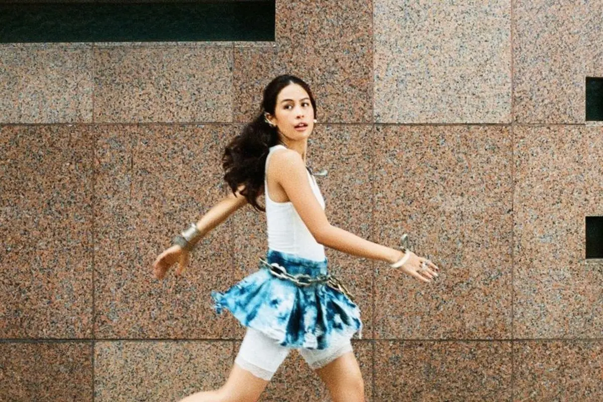 Maudy Ayunda kembali menghadirkan karya terbarunya dengan merilis single 'Hari Itu'. (Instagram/@maudyayunda)