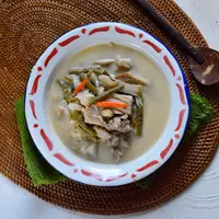 Ilustrasi sayur lodeh tewel./Copyright shutterstock.com/g/RinaOkta