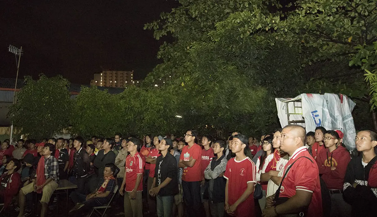 Ratusan fans Liverpool mengikuti kegiatan nonton bareng bersama Bola.com. (Bola.com/Vitalis Yogi Trisna)