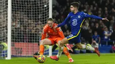 Pemain Chelsea Christian Pulisic berusaha mencetak gol ke gawang Everton pada pertandingan sepak bola Liga Inggris di Stadion Stamford Bridge, London, Inggris, 16 Desember 2021. Pertandingan berakhir imbang 1-1. (AP Photo/Alastair Grant)