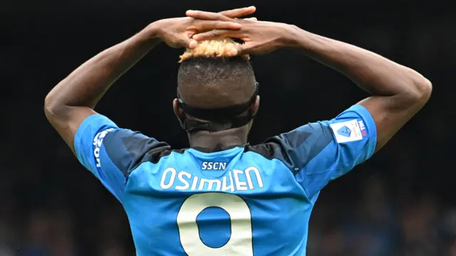 Foto: Napoli Cuma Rasakan Gelar Scudetto Selama 22 Menit, Victor Oshimen pun Kecewa