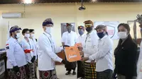 Jadi Pendaftar Kedua, Amertha Jalan Kaki Menuju KPU Denpasar