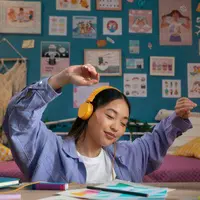 Ilustrasi zodiak, kreatif, cerdas, wanita, santai, bahagia. (Freepik)