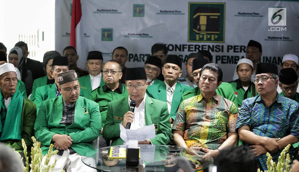 Ketua Umum PPP versi Muktamar Jakarta, Humphrey Djemat dalam jumpa pers di kantornya, Rabu (6/2). Humphrey menilai aneh langkah PPP kubu Romahurmuziy yang baru melaporkannya sekarang padahal konflik di PPP sudah bertahun-tahun (Liputan6.com/Faizal Fanani)