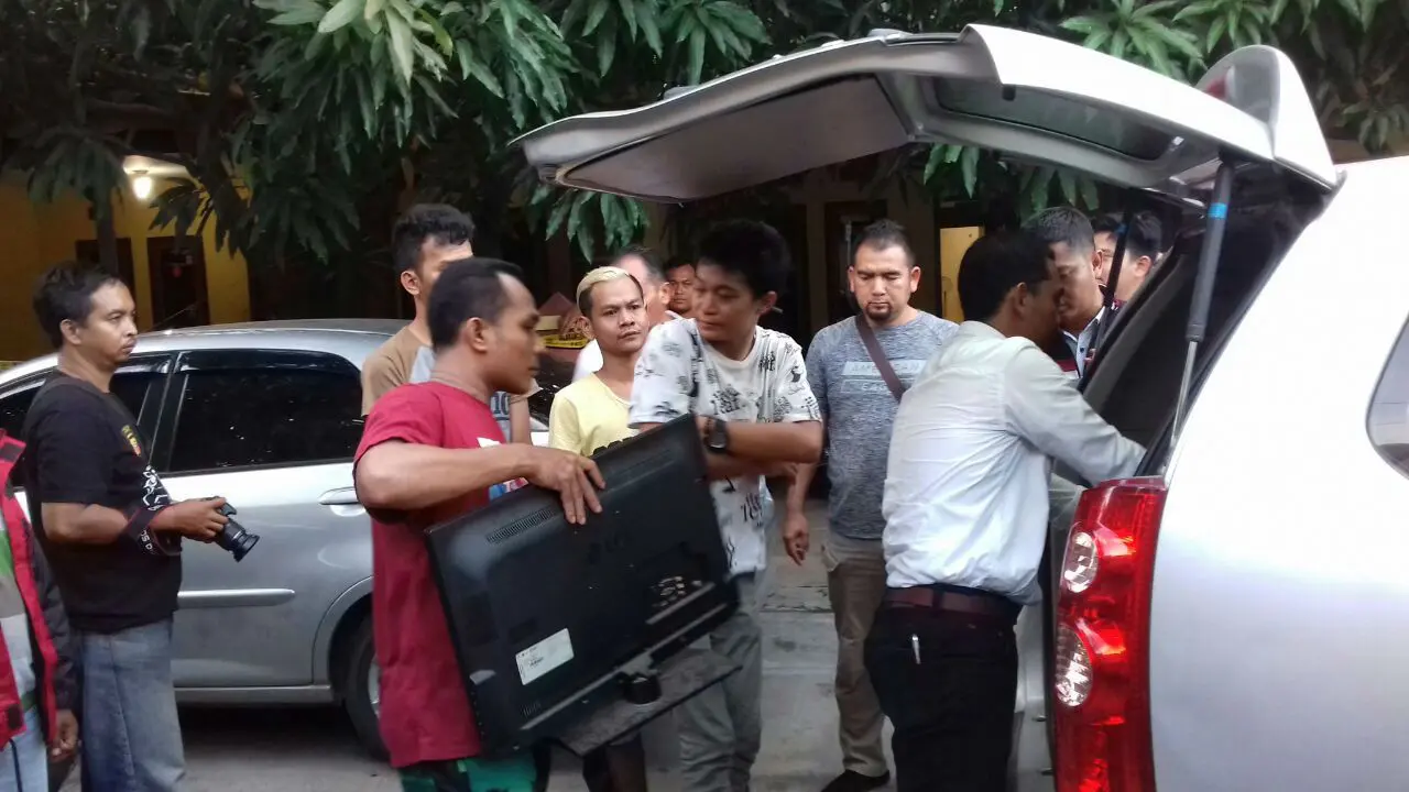 Praktik Judi Online di Cirebon Terungkap Saat Razia Narkoba