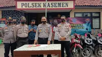 Pelaku Curanmor Di Wisata Ziarah Banten Lama, Di Tangkap Polisi. (Senin, 02/11/2020). (Yandhi Deslatama/Liputan6.com)