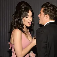 Saat masih berpacaran, Katy Perry dan Orlando Bloom memang tak lepas dari yang namanya kemesraan. Kini keduanya telah mengakhiri hubungannya, namun kemesraan itu masih melekat di diri mereka. (doc.dailymail.com)