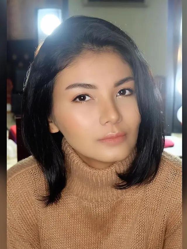 Lama Vakum, Ini 6 Potret Terbaru Intan RJ dalam Makeup Natural