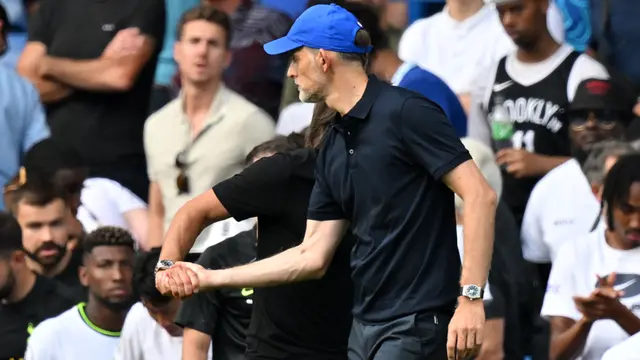 Foto: Derbi London Memang Panas, Thomas Tuchel dan Antonio Conte Terlibat Keributan di Akhir Pertandingandari Salaman