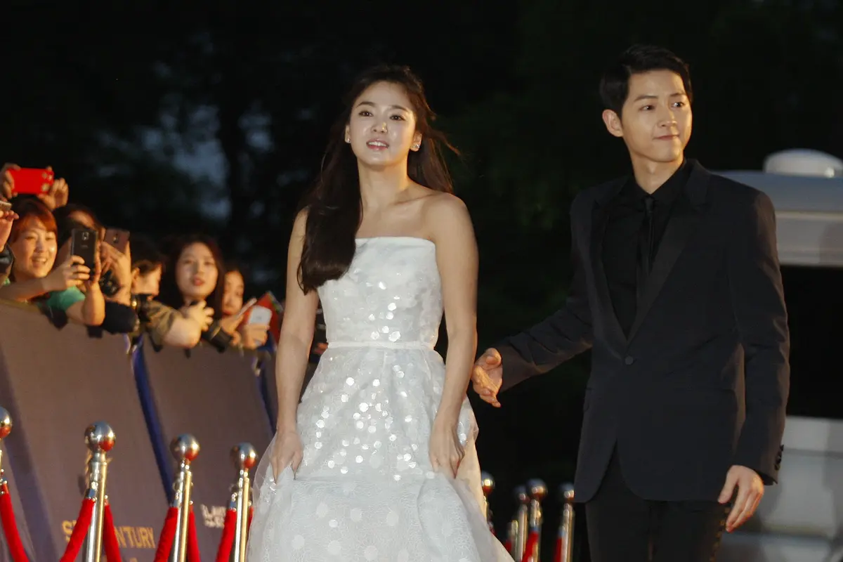 [Bintang] Song Joong Ki dan Song Hye Kyo