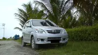 Toyota Avanza lansira 2008 (Foto: cargurus.com).