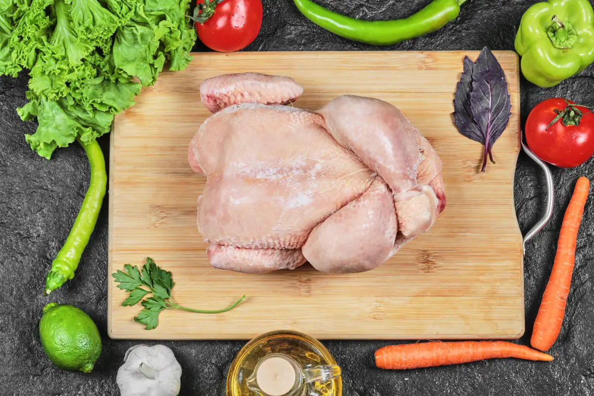 Tips Membersihkan Daging Ayam agar Bebas Bau Amis dan Sisa Darah