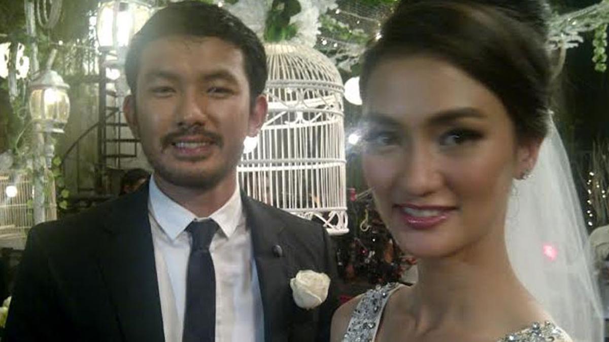 Pernikahan Atiqah Hasiholan Rio Dewanto