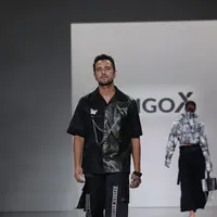 Raffi Ahmad jalan di catwalk New York Fashion Week, credit: @erigostore