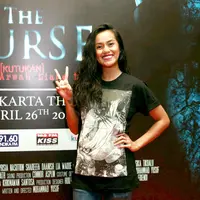 Lia Waode, selama ini dikenal sebagai aktris yang membintangi karakter tokoh komedi. Untuk itu tak heran jika Lia merasa kesulitan ketika harus memerankan karakter yang serius, seperti di film The Curse.(Galih W.Satria/Bintang.com)