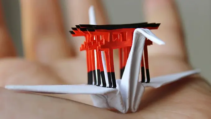 [bintang] Berimajinasi Keliling Dunia Melalui 10 Origami Bangau