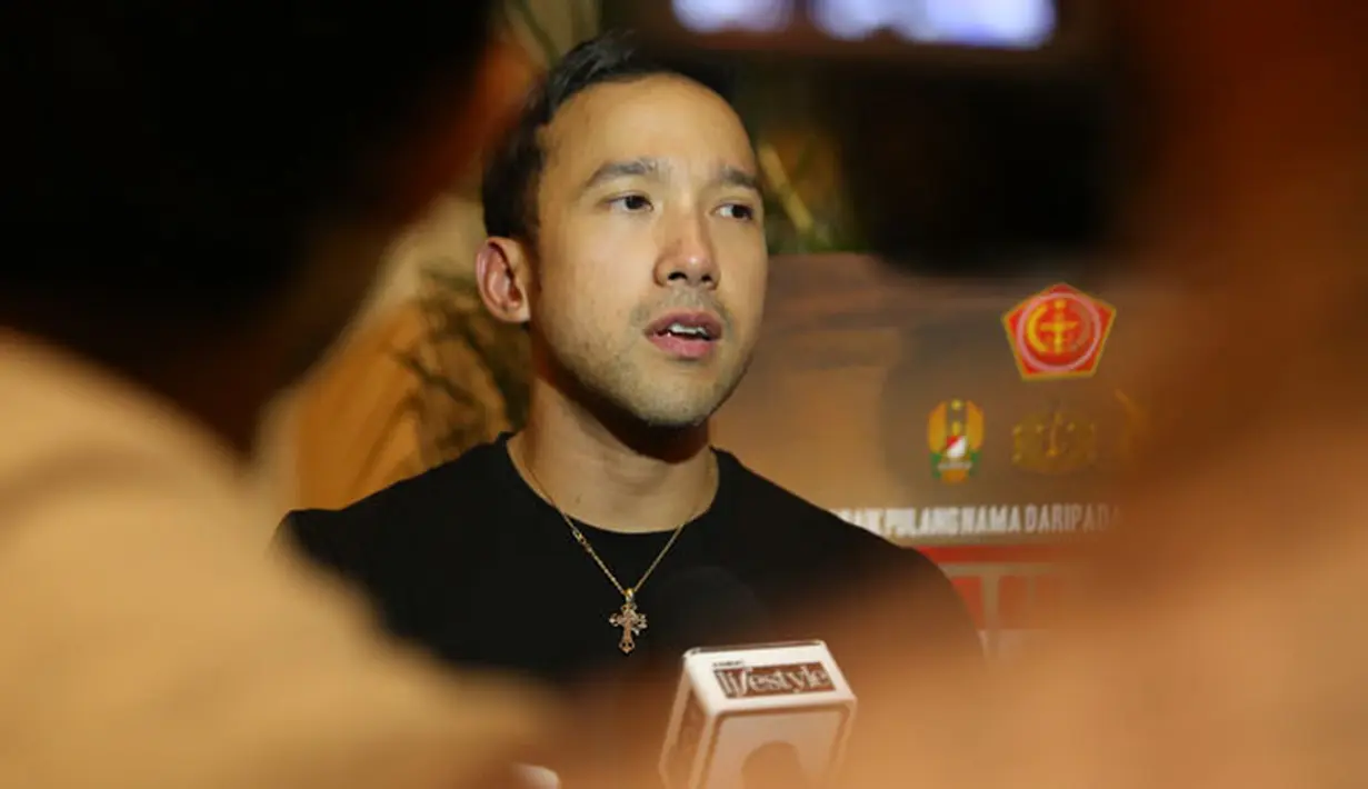 Lewat film terbarunya yang berjudul Merah Putih Memanggil, akhirnya Maruli Tampubolon yang berprofesi sebagai aktor ini bisa mewujudkan mimpinya menjadi seorang tentara. Meski hanya dalam film, ia tetap merasa bangga. (Nurwahyunan/Bintang.com)