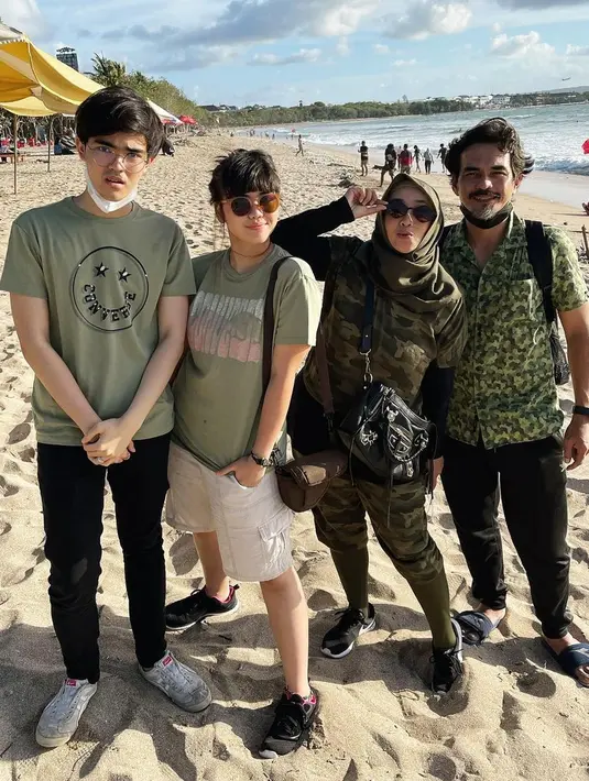 (Instagram/rinagunawan74)