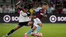 Fulham maupun Aston Villa memainkan komposisi terbaik sejak menit awal. Fulham bertumpu pada Carlos Vinicius di lini serang. Sedangkan, Emiliano Buendia yang andalan Villa untuk mengatur serangan. (AP Photo/John Raoux)