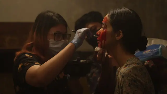 Vino G. Bastian dan Marsha Timothy di Lokasi Syuting Film Qodrat.