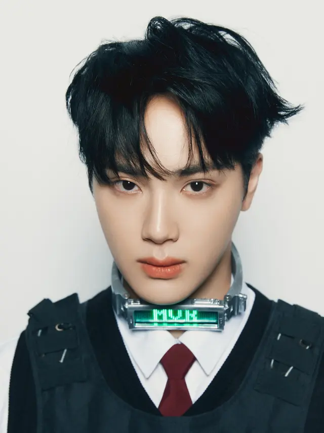 Ju Haknyeon The Boyz. (IST Entertainment via Soompi)
