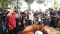 Pemakaman aktor dan komedian Taufik Lala di TPU Munjul, Ciracas, Jakarta Timur, Kamis (27/7/2023). (Foto via M. Altaf Jauhar)