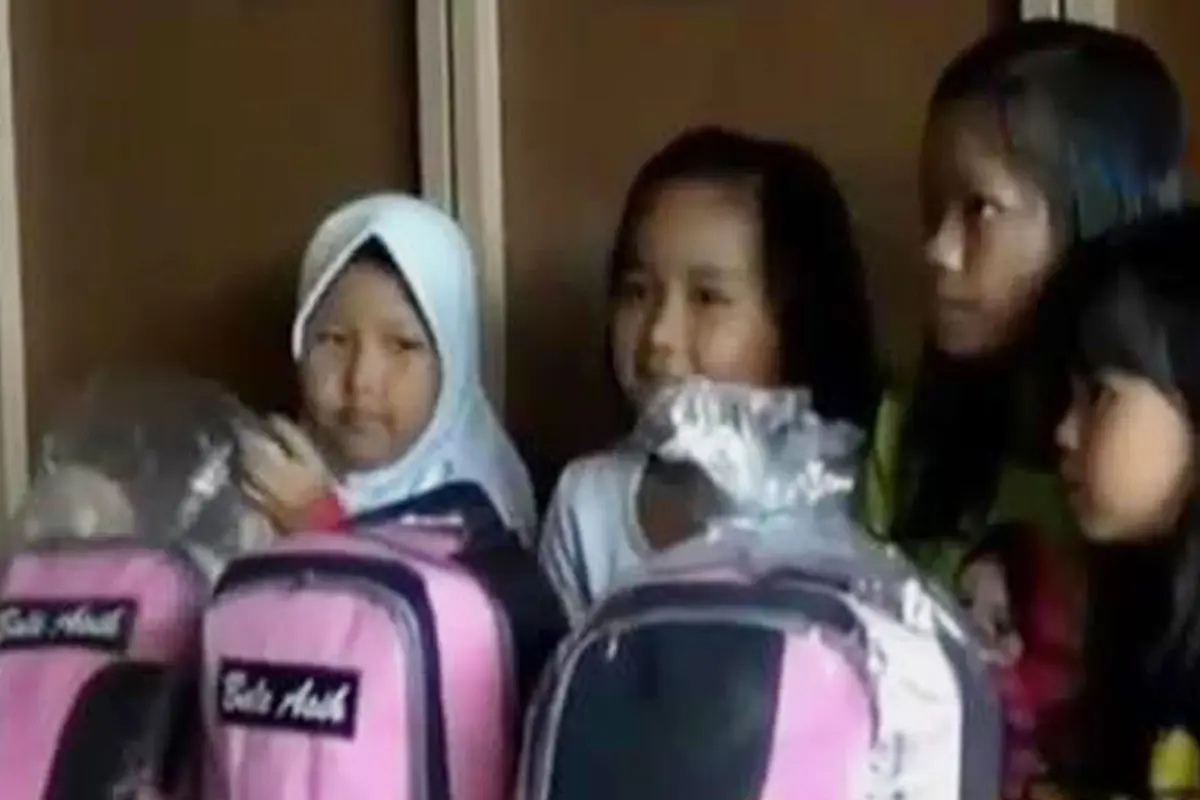  Alat Sekolah Gratis