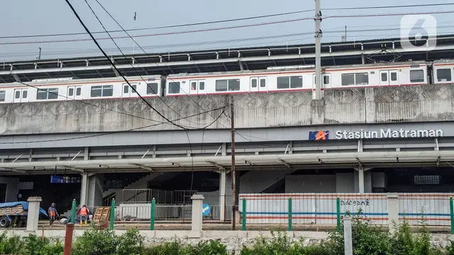 FOTO: Mamantau Pembangunan Stasiun Matraman