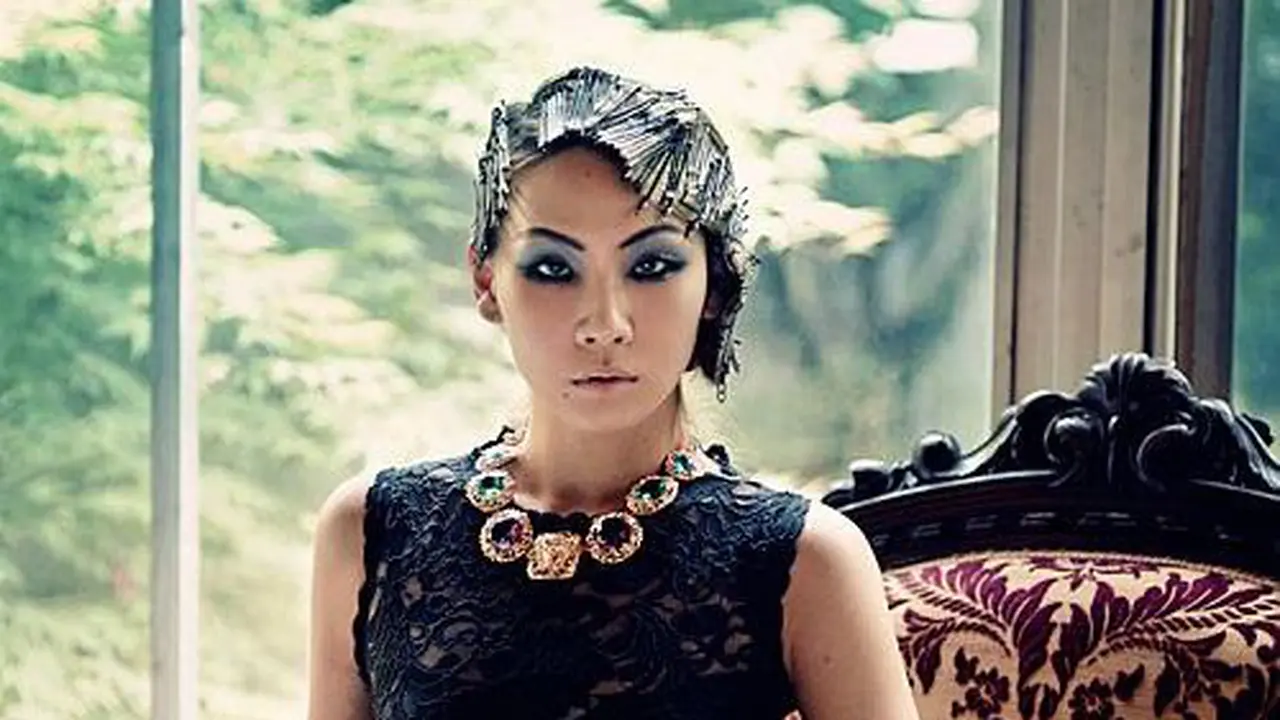 CL 2NE1 Makin Bersinar di Dunia Feysen
