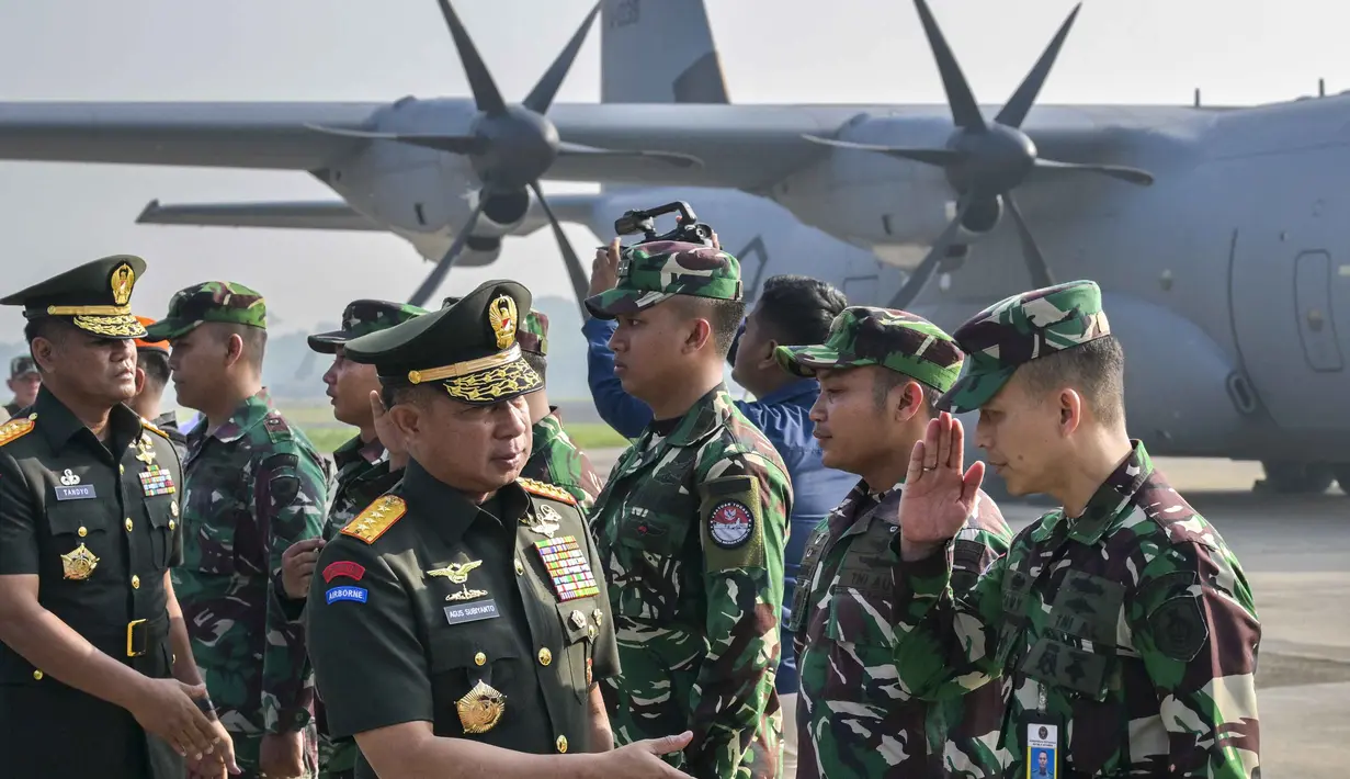 Pelepasan bantuan dipimpin langsung oleh Panglima TNI Jenderal Agus Subiyanto. (BAY ISMOYO/AFP)