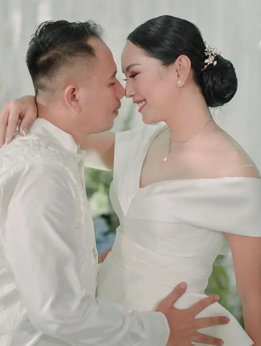 Kalina menyebutkan alasan yang membuat dirinya batal menikah dengan Viki, yakni berkaitan dengan pemberkasan yang belum dilengkapinya kepada pihak KUA.  (Instagram/kalinaoctaranny)