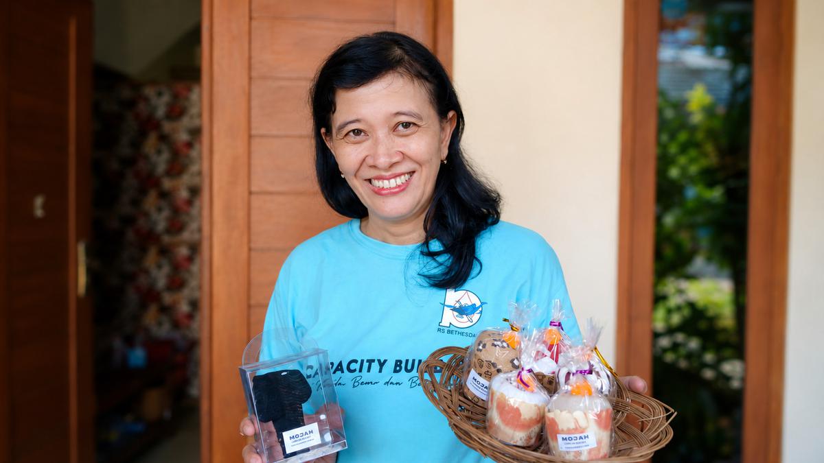 Cara Kreatif Hesty Wulandari Persiapkan Masa Pensiun, Rintis Usaha Kaus Kaki Hadiah Berbentuk Lucu