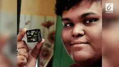 Rifath bereksperimen bersama 5 temannya dengan merancang satelit yang akan dikirim ke luar angkasa oleh NASA.