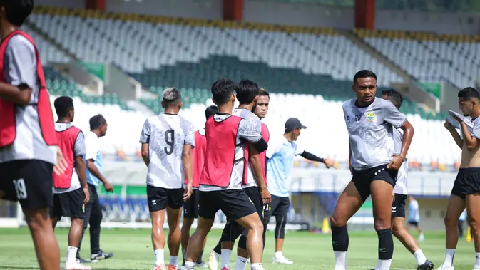 Dari Larangan Ibu ke Restu Timnas: Kisah Inspiratif Peserta MilkLife Soccer Challenge