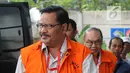 Dua tersangka Kadis PUPR Kabupaten Tulungagung nonaktif Sutrisno dan pemegang saham Blackgold Natural Resources Limited, Johannes Budisutrisno Kotjo tiba di gedung KPK, Jakarta, (6/9). (Merdeka.com/Dwi Narwoko)