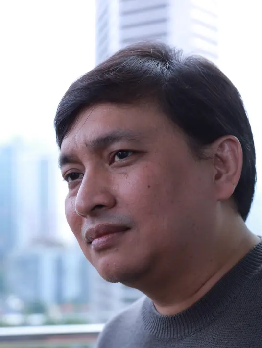 Lelaki kelahiran Bandung 48 tahun silam ini juga baru mengetahui suara anaknya beberapa hari lalu saat manggung. (Galih W. Satria/Bintang.com)