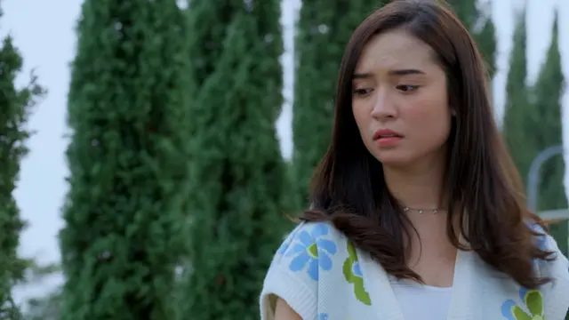 Di Antara Dua Cinta