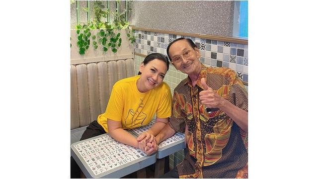 6 Potret Ayah Ira Wibowo yang Berusia 93 Tahun, Masih Sehat dan Bugar