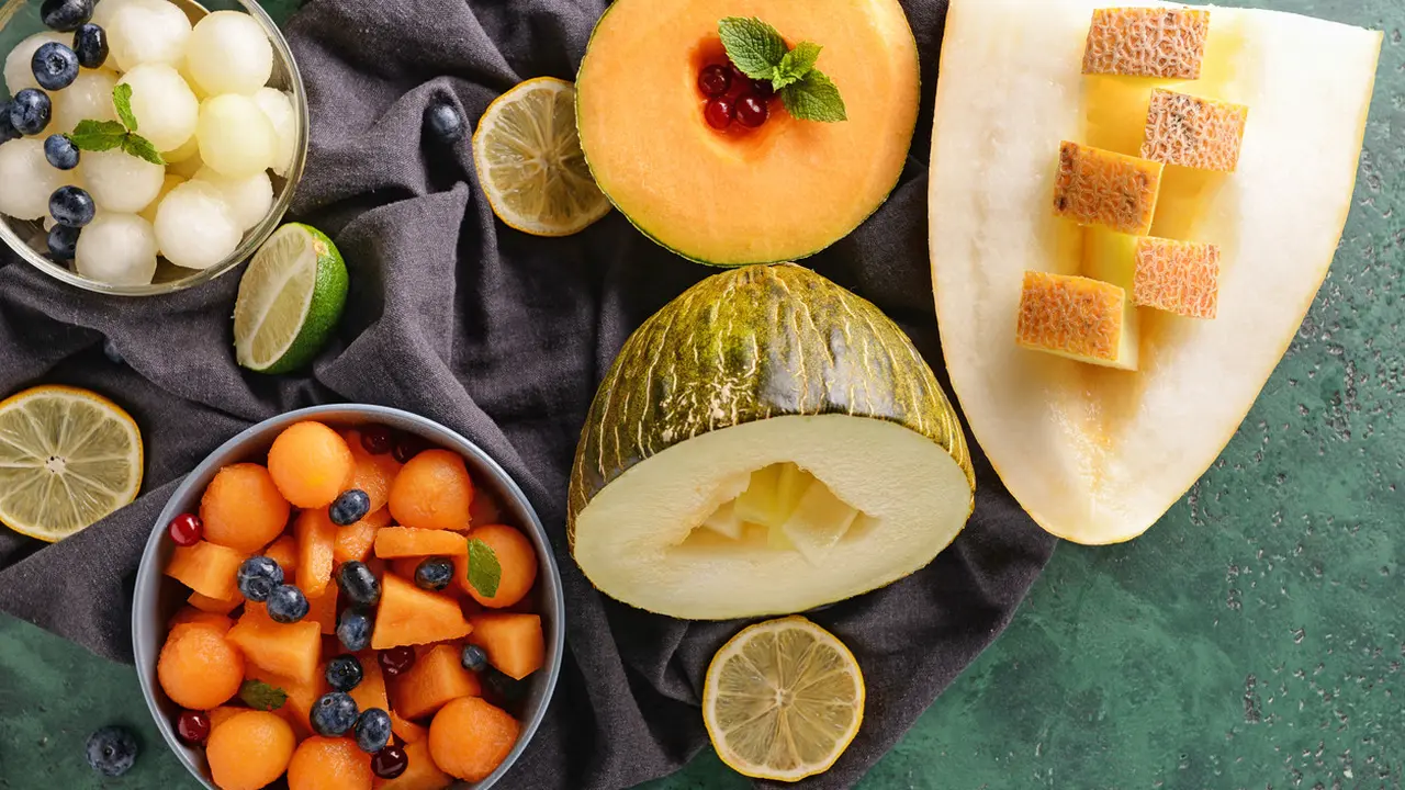 Diburu di Bulan Ramadan, 10 Manfaat Kesehatan Timun Suri dan Blewah