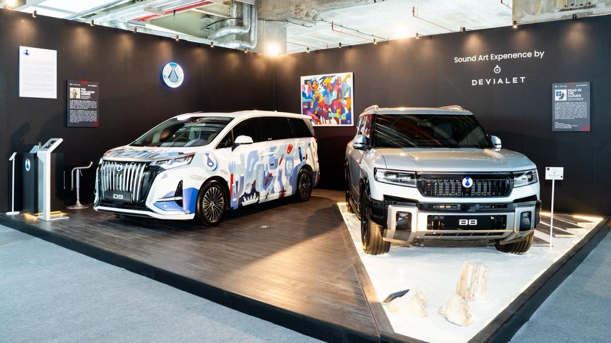 Dari Galeri ke Jalan Raya, Kreasi Seni di Atas Mobil Mencuri Perhatian di ArtMoments 2026