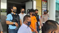 Polisi menangkap pelaku pemerkosaan di Bintaro, Tangerang Selatan. (Liputan6.com/ Pramita Tristawati)