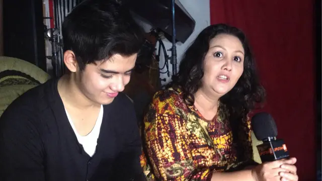 Sosok Sang Ibu di Mata Aliando Syarief