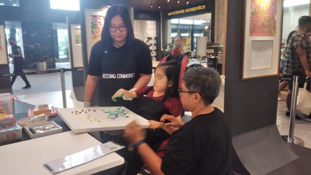 Seniman Cerebral Palsy Teresa Olivia Purba