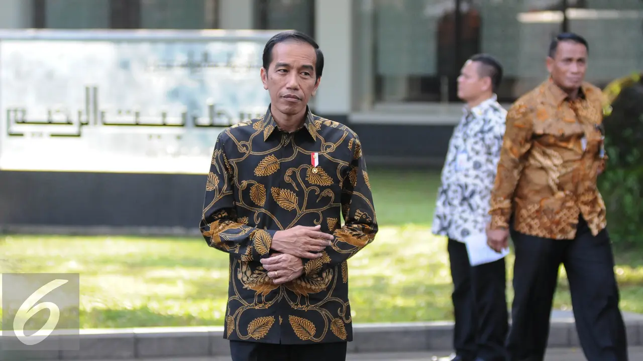 Presiden RI Joko Widodo mendorong masyarakat untuk menabung.