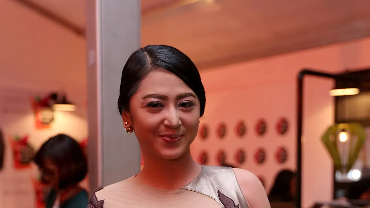 [Bintang] Dewi Perssik