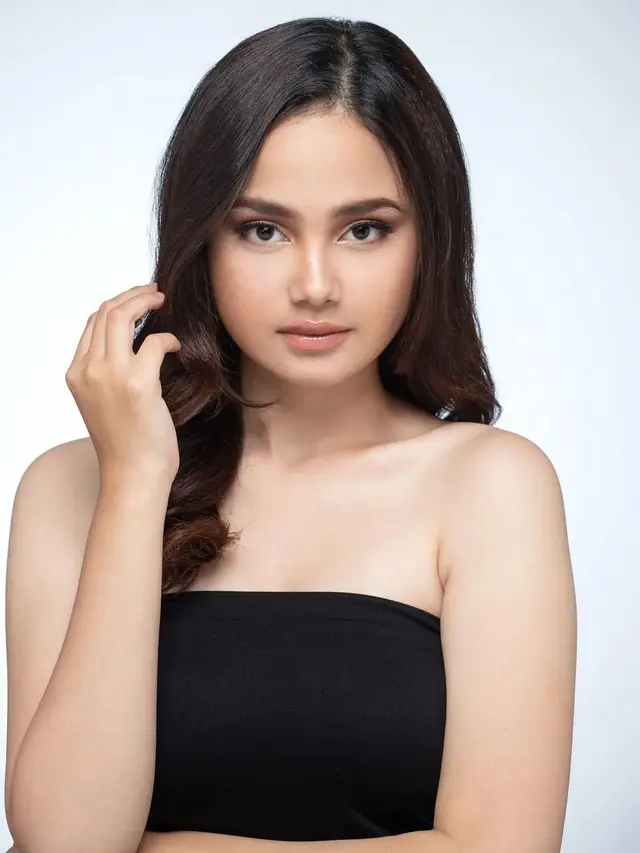 7 Gaya Pemotretan Syifa Hadju dalam 'No Makeup' Makeup Look, Memesona
