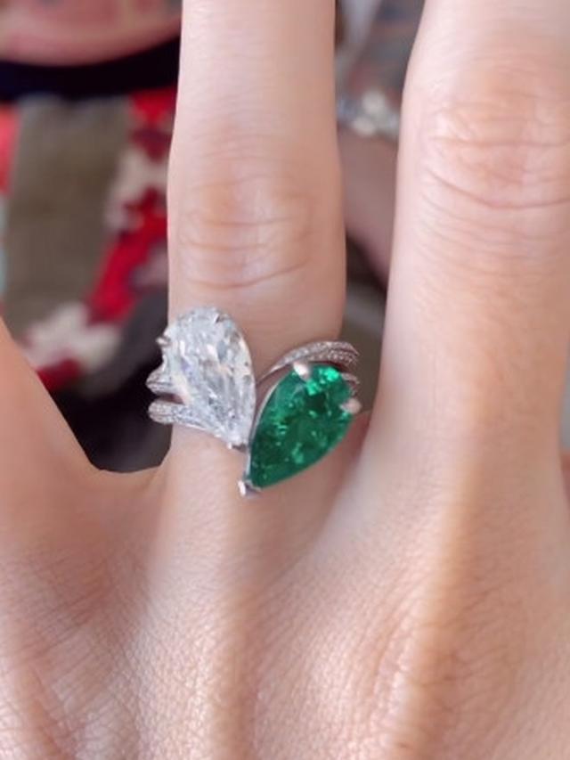 Cincin Tunangan Megan Fox