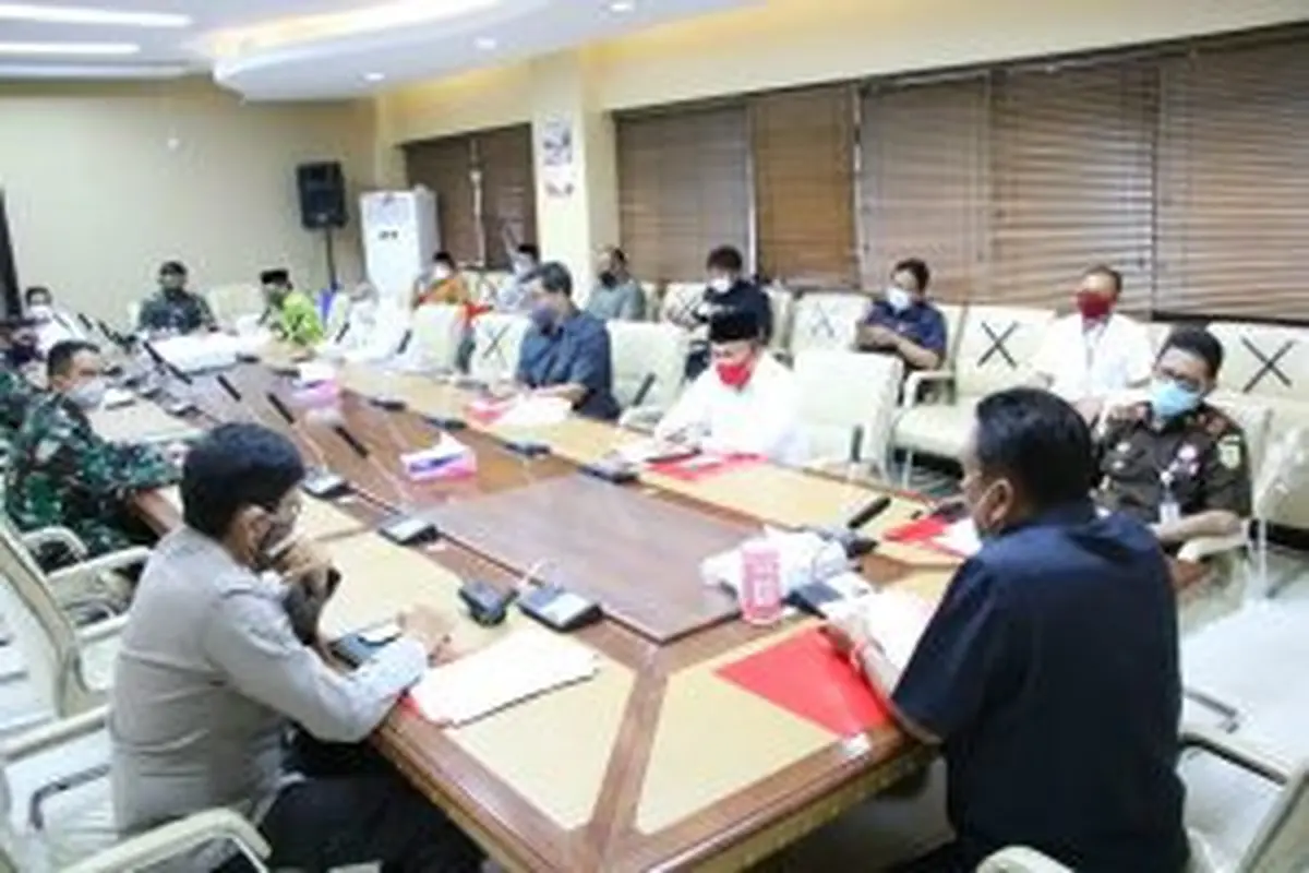 Pertemuan Forum Pimpinan Umat Islam Sulut dan Gubernur Olly Dondokambey terkait sejumlah agenda perayaan Idul Fitri.